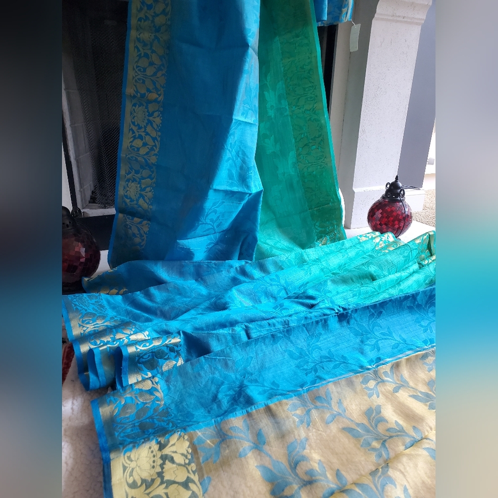 NWOT Women New Faux Silk Shaded Elegant Blue and Green Floral Saree